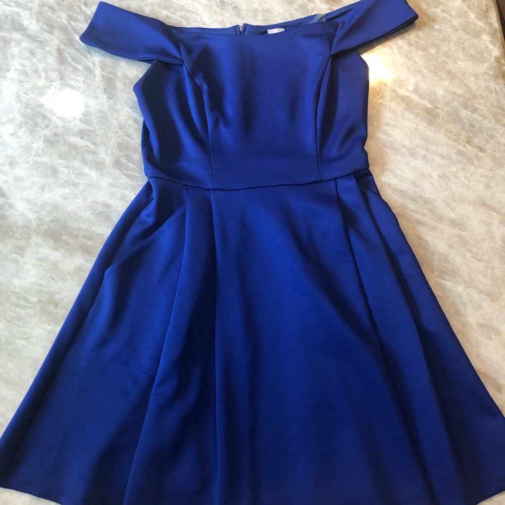 TeezeMe royal blue dress junior size 3. Mini flare dress with pockets.